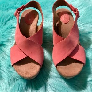 Clark’s Artisan Caslynn Shae Pink Wedge Sandals